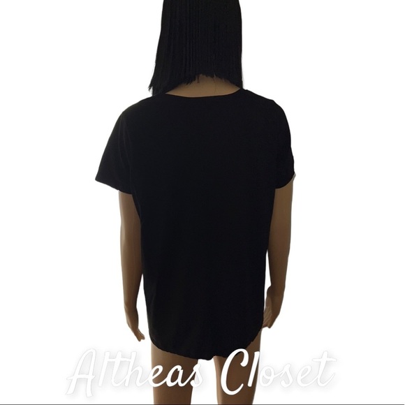 𝅺Torrid t-shirt - Picture 4 of 6